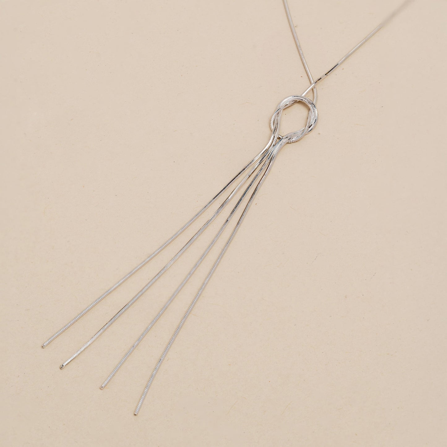 Knot Design Pendant Necklace silver